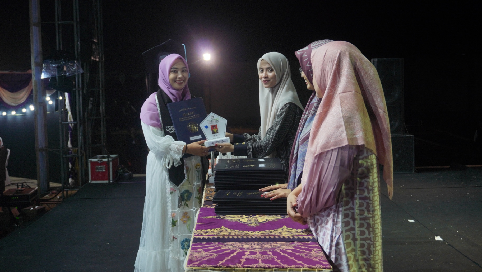 Wisuda Santri Putri